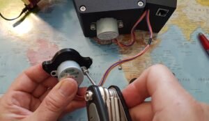 Fixaton moteur sur cache 503