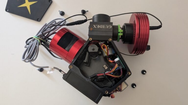 UVEX4j + guidex4 Intérieur du boitier.