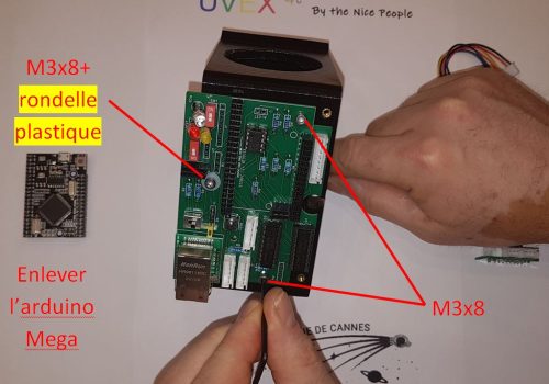 Emplacement des vis M3x8